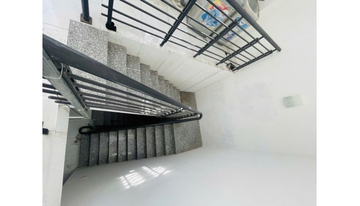 22 phòng cho thuê – Đối diện Vạn Phúc – HĐ khoán 50tr/tháng – 200m² – 5 tầng